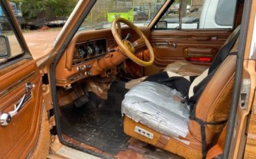 Jeep-Wagoneer-1983-9