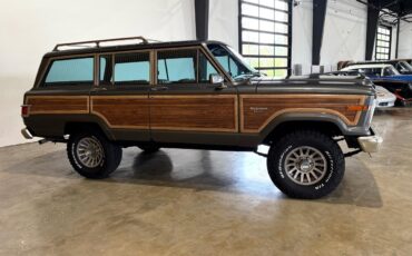 Jeep-Wagoneer-1983-SUV-11