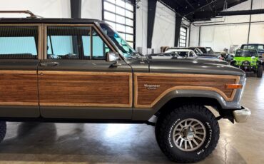 Jeep-Wagoneer-1983-SUV-12