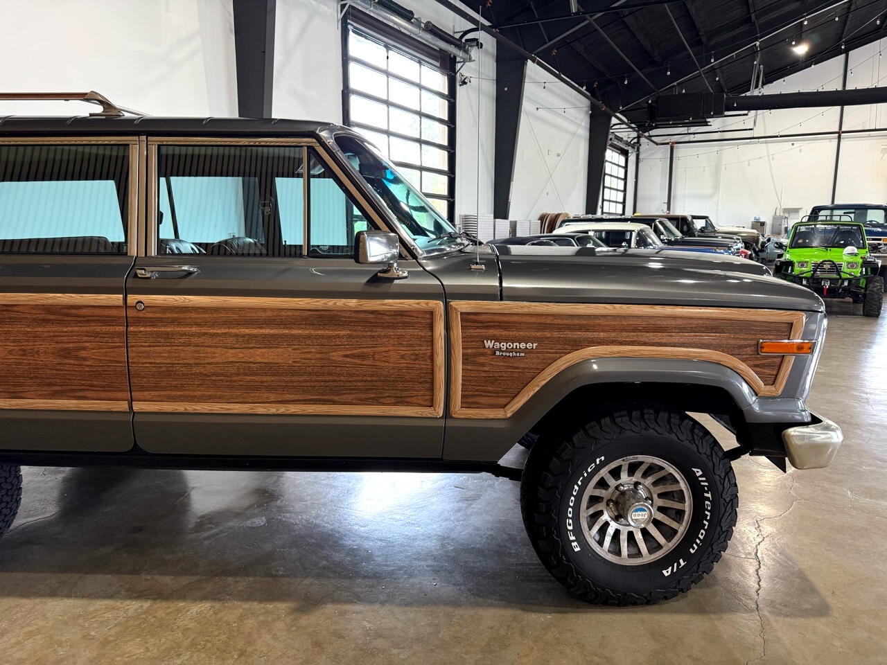 Jeep-Wagoneer-1983-SUV-12