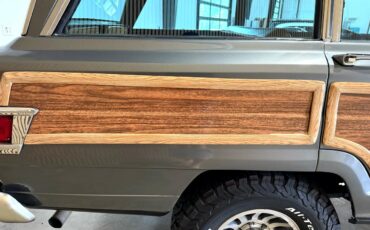Jeep-Wagoneer-1983-SUV-13