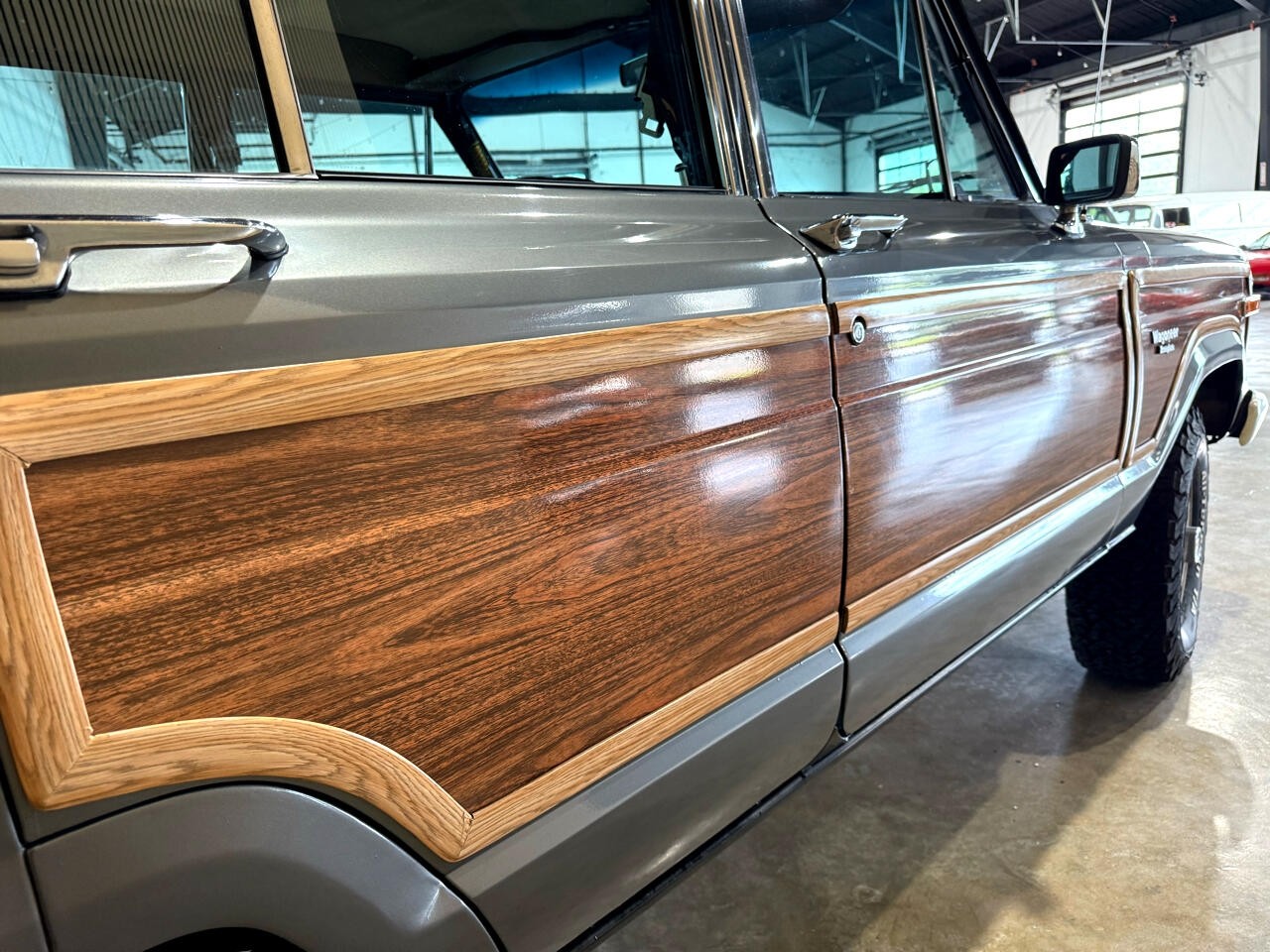 Jeep-Wagoneer-1983-SUV-14