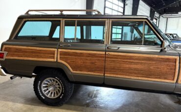 Jeep-Wagoneer-1983-SUV-16