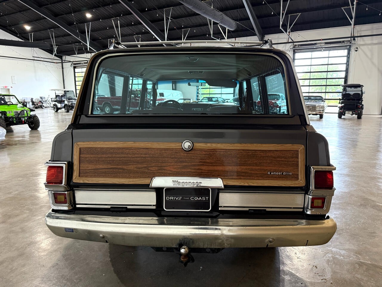 Jeep-Wagoneer-1983-SUV-20