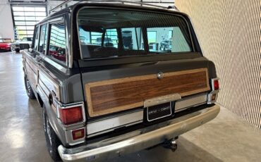 Jeep-Wagoneer-1983-SUV-21