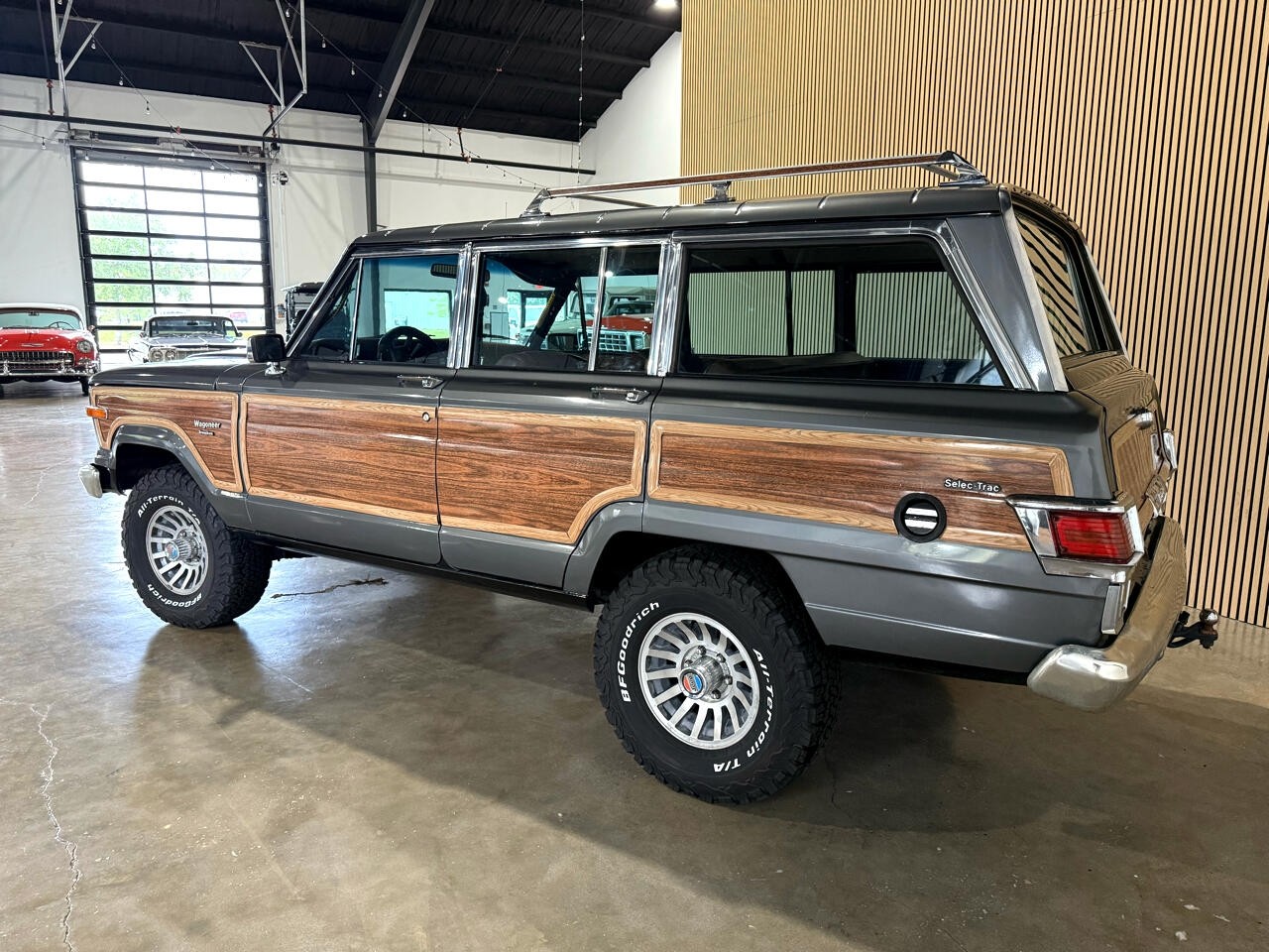 Jeep-Wagoneer-1983-SUV-23