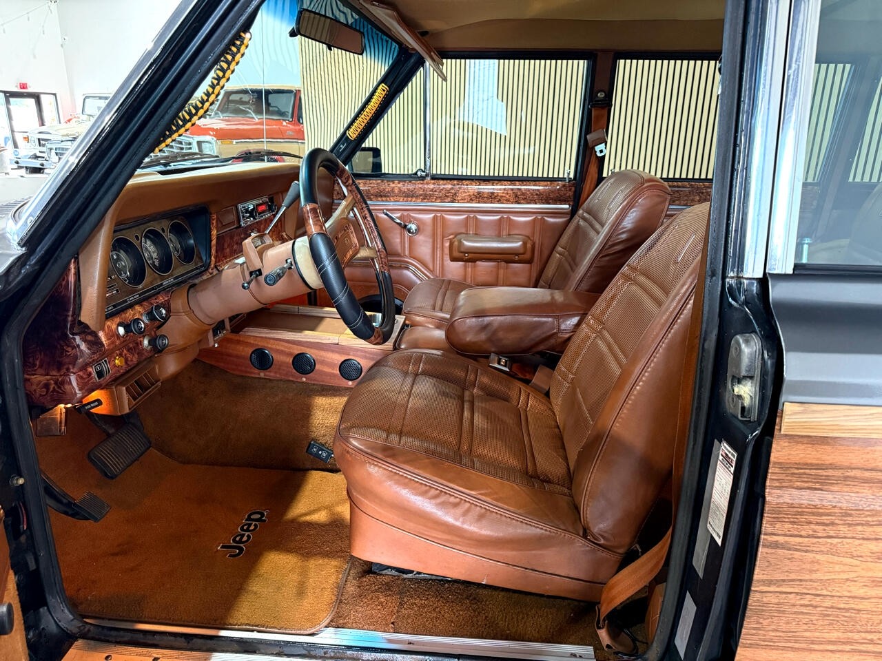 Jeep-Wagoneer-1983-SUV-26