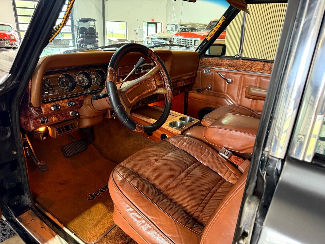 Jeep-Wagoneer-1983-SUV-27