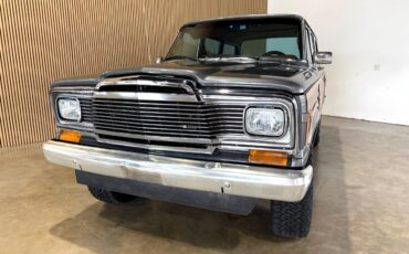 Jeep-Wagoneer-1983-SUV-3