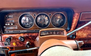 Jeep-Wagoneer-1983-SUV-32