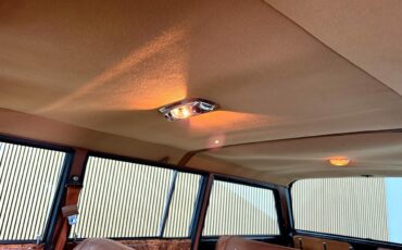 Jeep-Wagoneer-1983-SUV-35