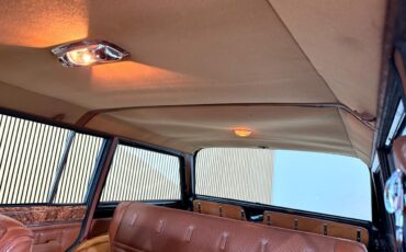 Jeep-Wagoneer-1983-SUV-38