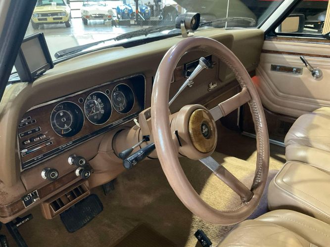 Jeep-Wagoneer-1983-White-Beige-Leather-14