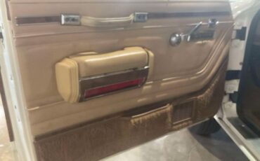 Jeep-Wagoneer-1983-White-Beige-Leather-16