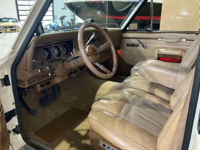 Jeep-Wagoneer-1983-White-Beige-Leather-17