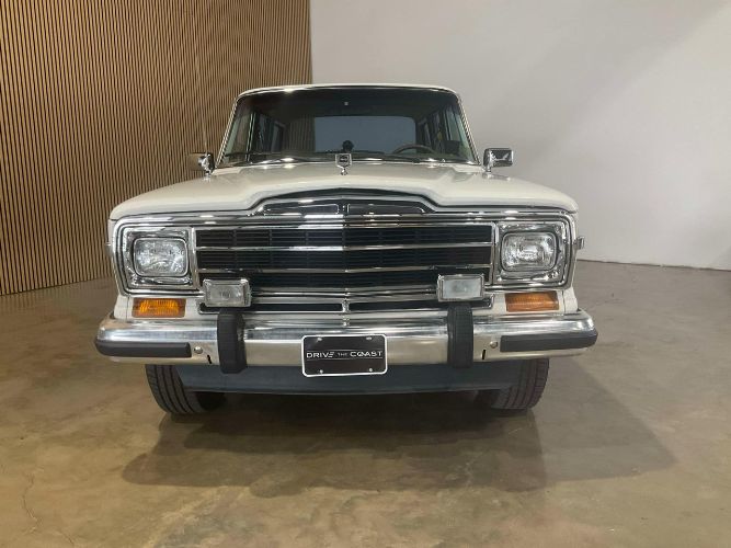 Jeep-Wagoneer-1983-White-Beige-Leather-25