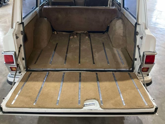 Jeep-Wagoneer-1983-White-Beige-Leather-6