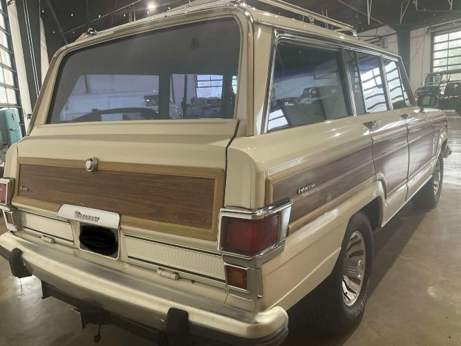 Jeep-Wagoneer-1983-White-Beige-Leather