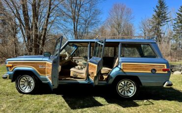 Jeep-Wagoneer-1984-SUV-12