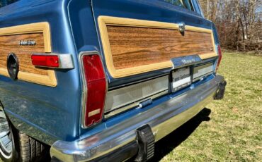 Jeep-Wagoneer-1984-SUV-18
