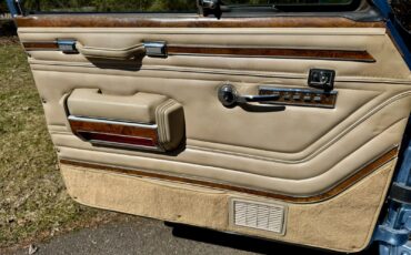 Jeep-Wagoneer-1984-SUV-23