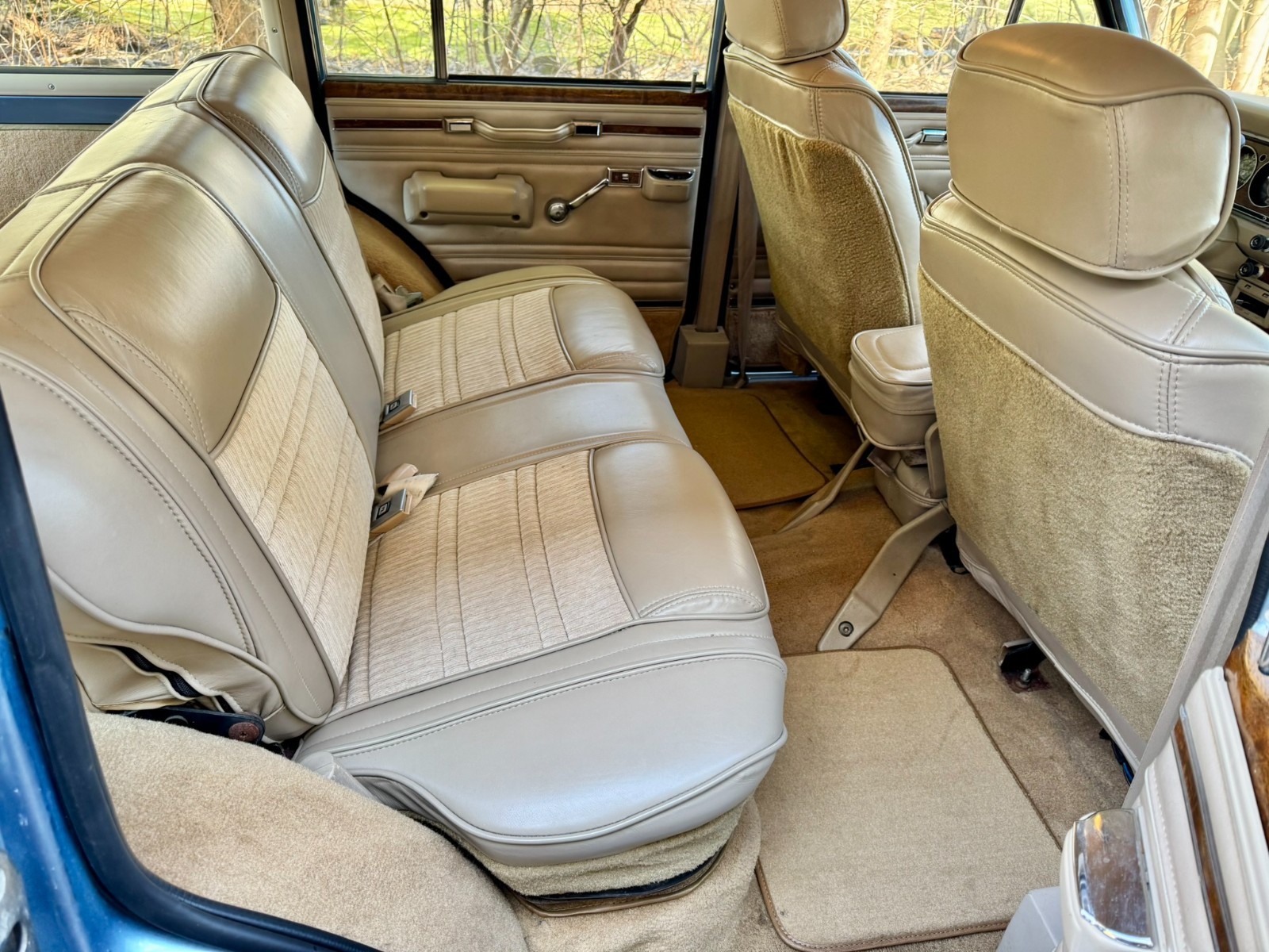 Jeep-Wagoneer-1984-SUV-30