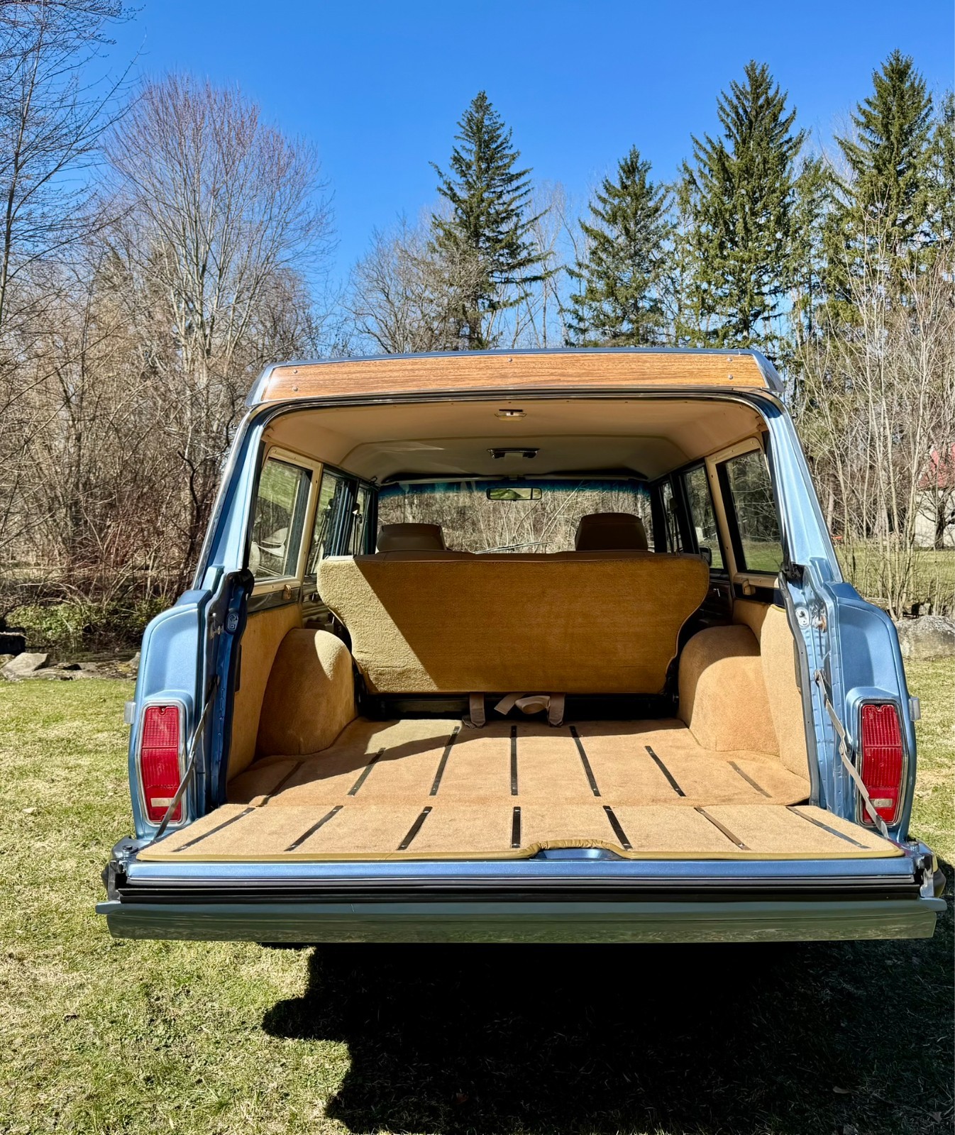 Jeep-Wagoneer-1984-SUV-31