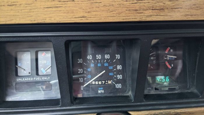Jeep-Wagoneer-1986-16
