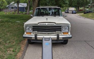 Jeep-Wagoneer-1986-4