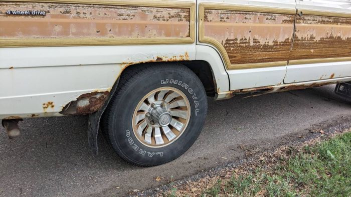 Jeep-Wagoneer-1986-8