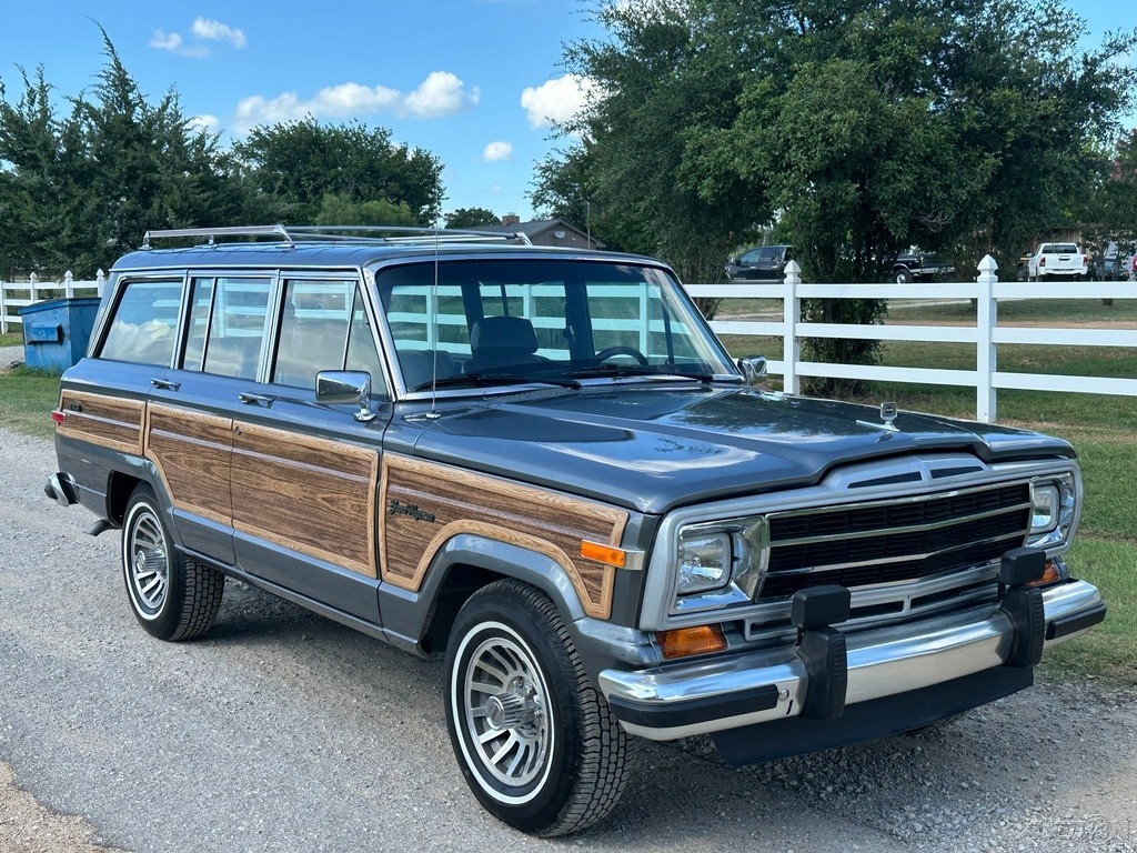 Jeep-Wagoneer-1989-SUV-2