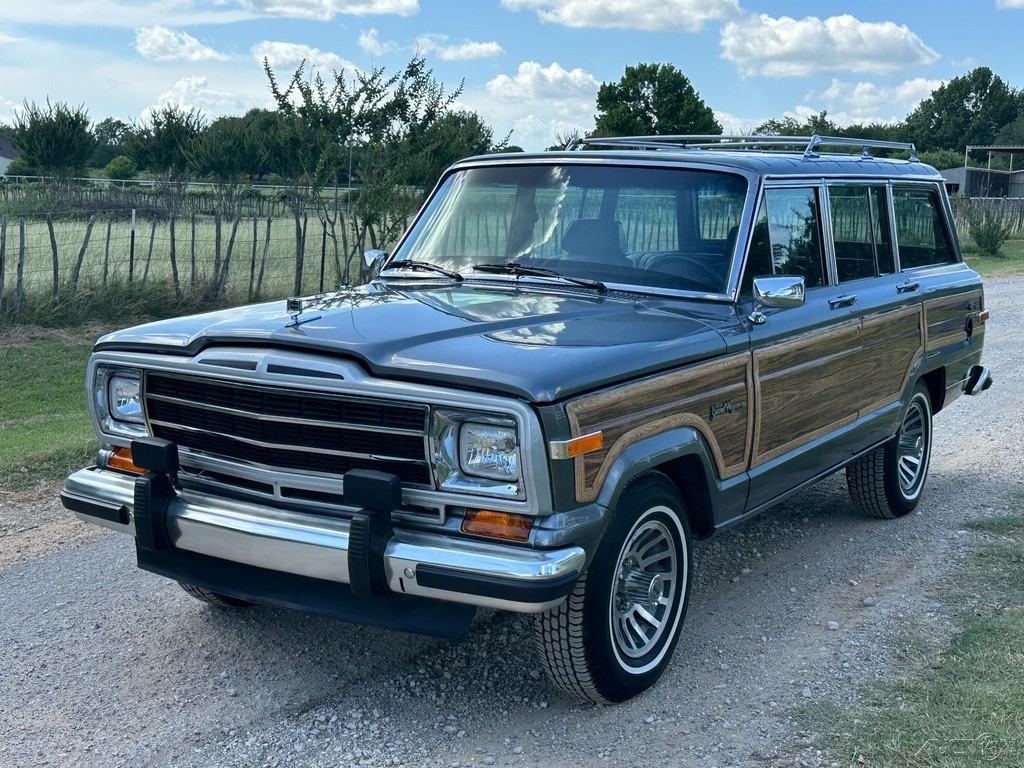 Jeep-Wagoneer-1989-SUV-3
