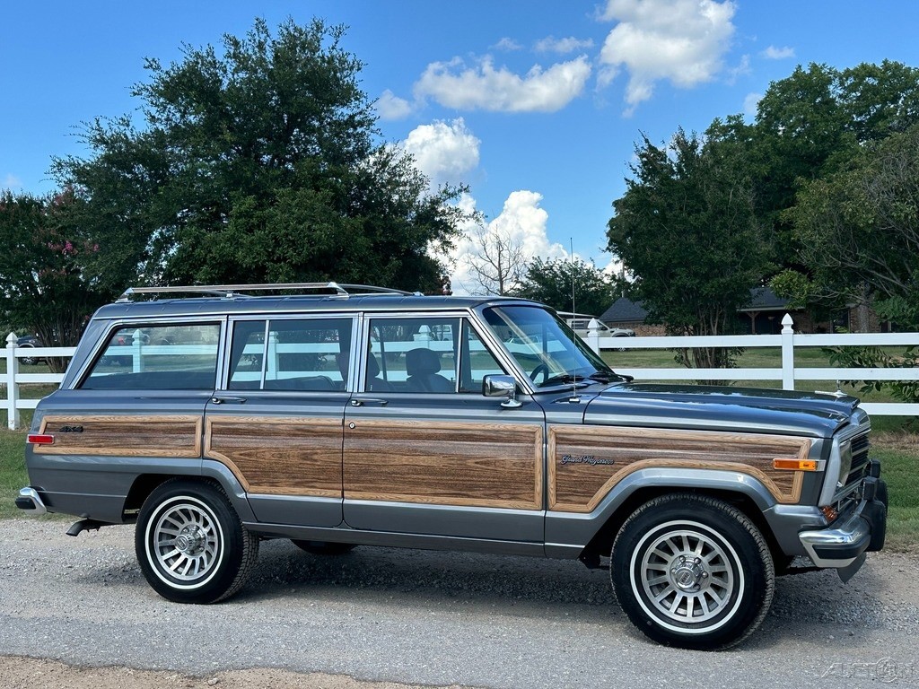 Jeep-Wagoneer-1989-SUV-4