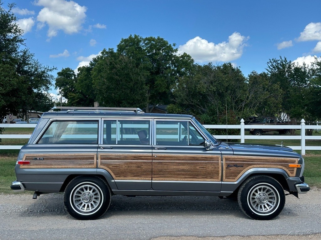 Jeep-Wagoneer-1989-SUV-6