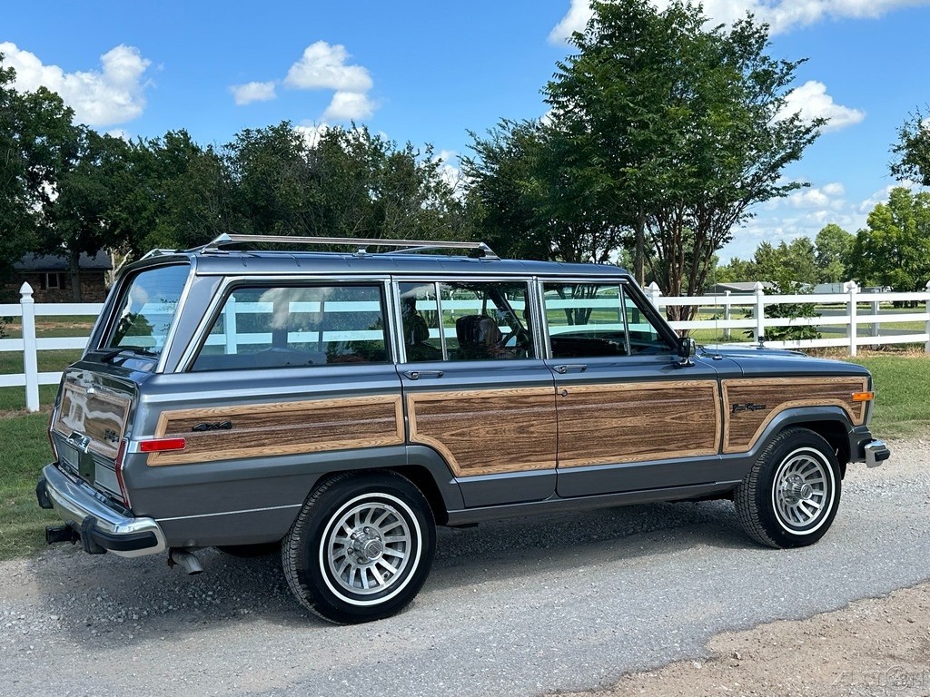 Jeep-Wagoneer-1989-SUV-8