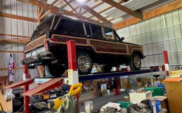 Jeep-Wagoneer-1990-Burgundy-Buckskin-1
