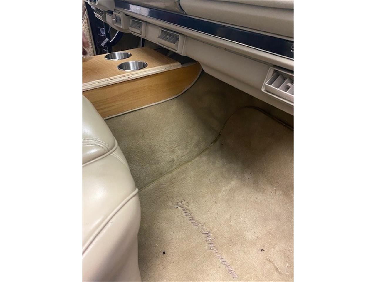 Jeep-Wagoneer-1990-Burgundy-Buckskin-7