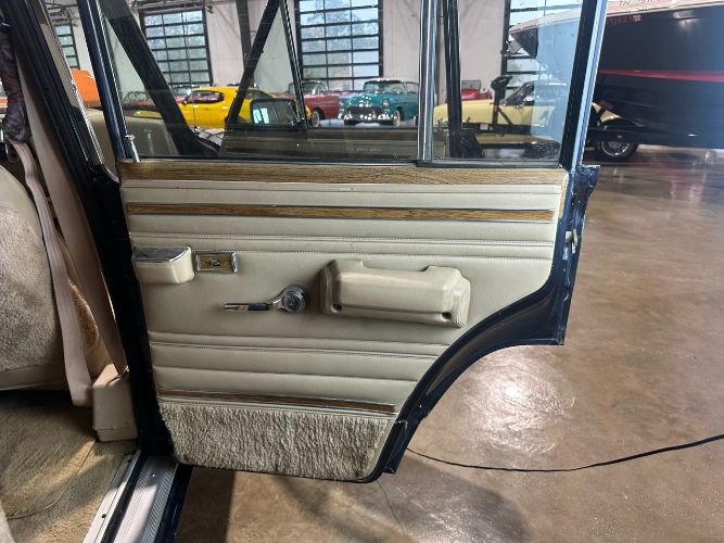 Jeep-Wagoneer-1991-Blue-Tan-Vinyl-12