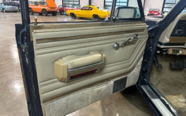 Jeep-Wagoneer-1991-Blue-Tan-Vinyl-23