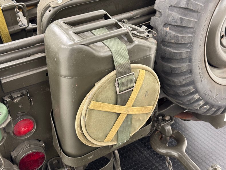 Jeep-Willys-1952-Olive-Drab-Olive-37
