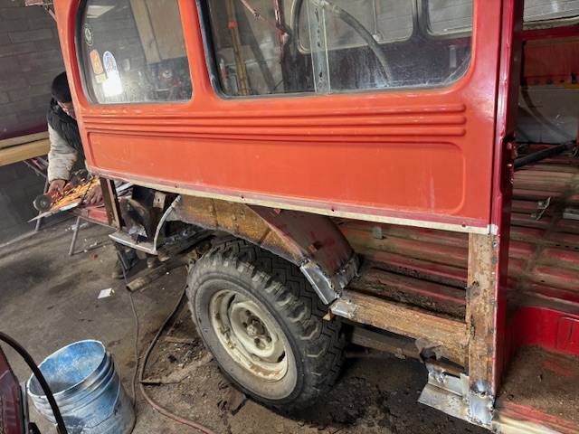 Jeep-Willys-1961-red-22