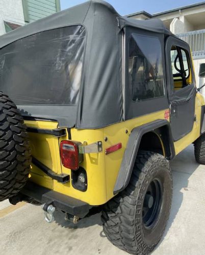 Jeep-Wrangler-1979-Yellow-4