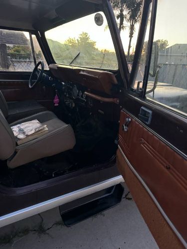 Jeep-Wrangler-1983-Brown-3