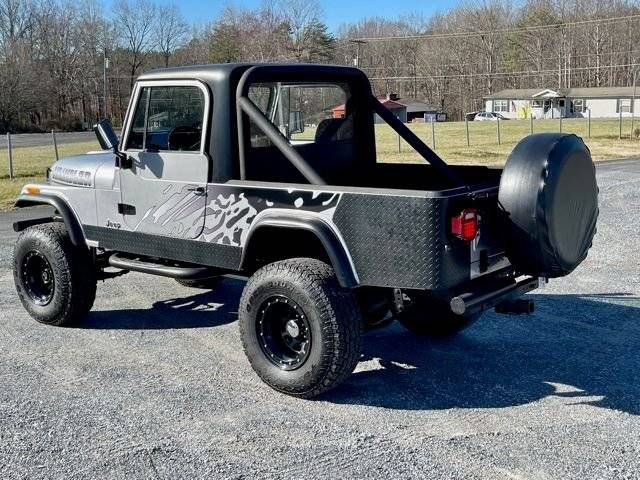 Jeep-Wrangler-1985-Silver-3