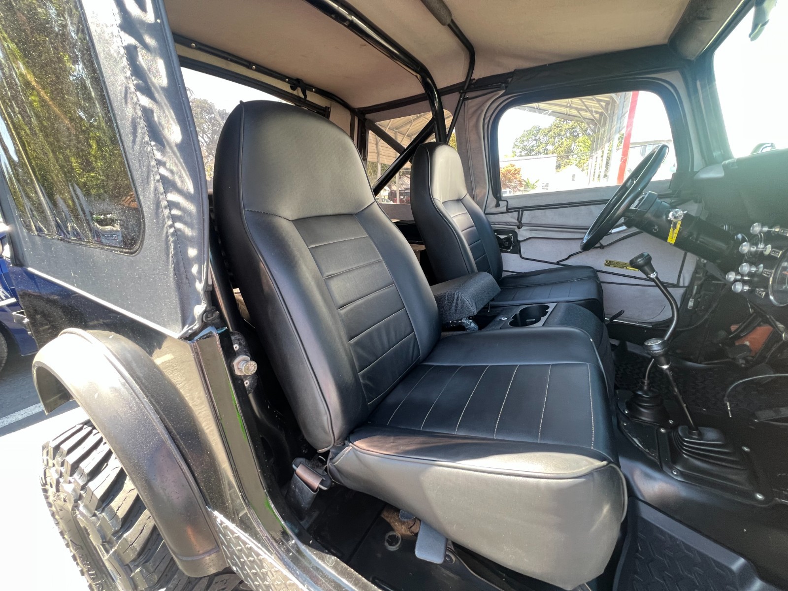 Jeep-Wrangler-1986-SUV-11