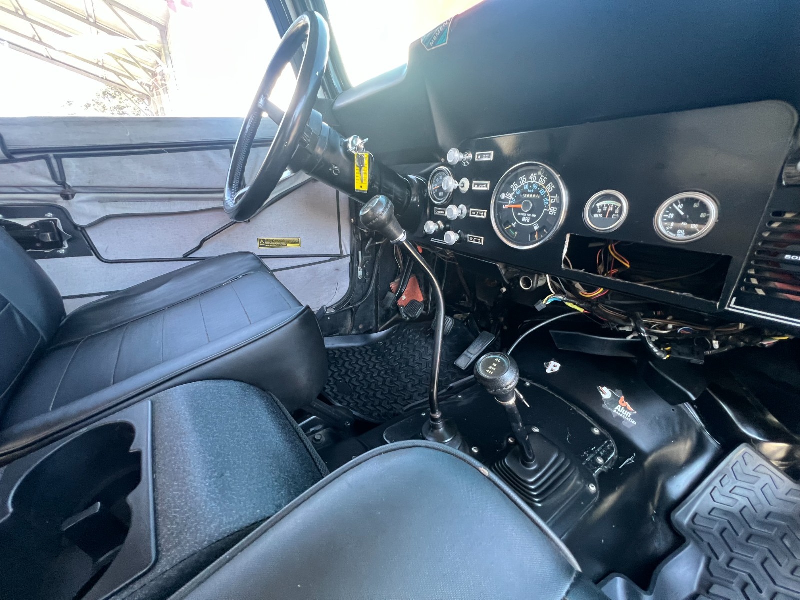 Jeep-Wrangler-1986-SUV-12