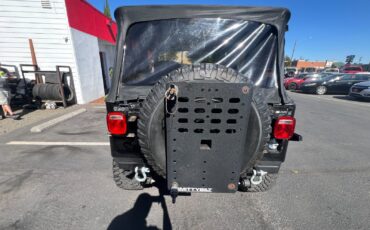 Jeep-Wrangler-1986-SUV-4