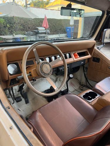 Jeep-Wrangler-1987-White-4