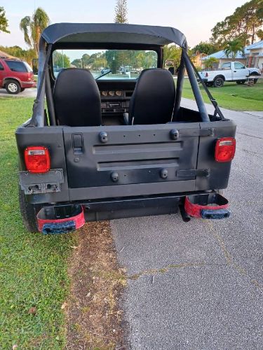Jeep-Wrangler-1988-Black-3
