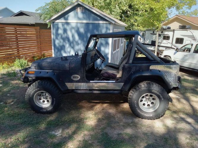 Jeep-Wrangler-1988-Black-3